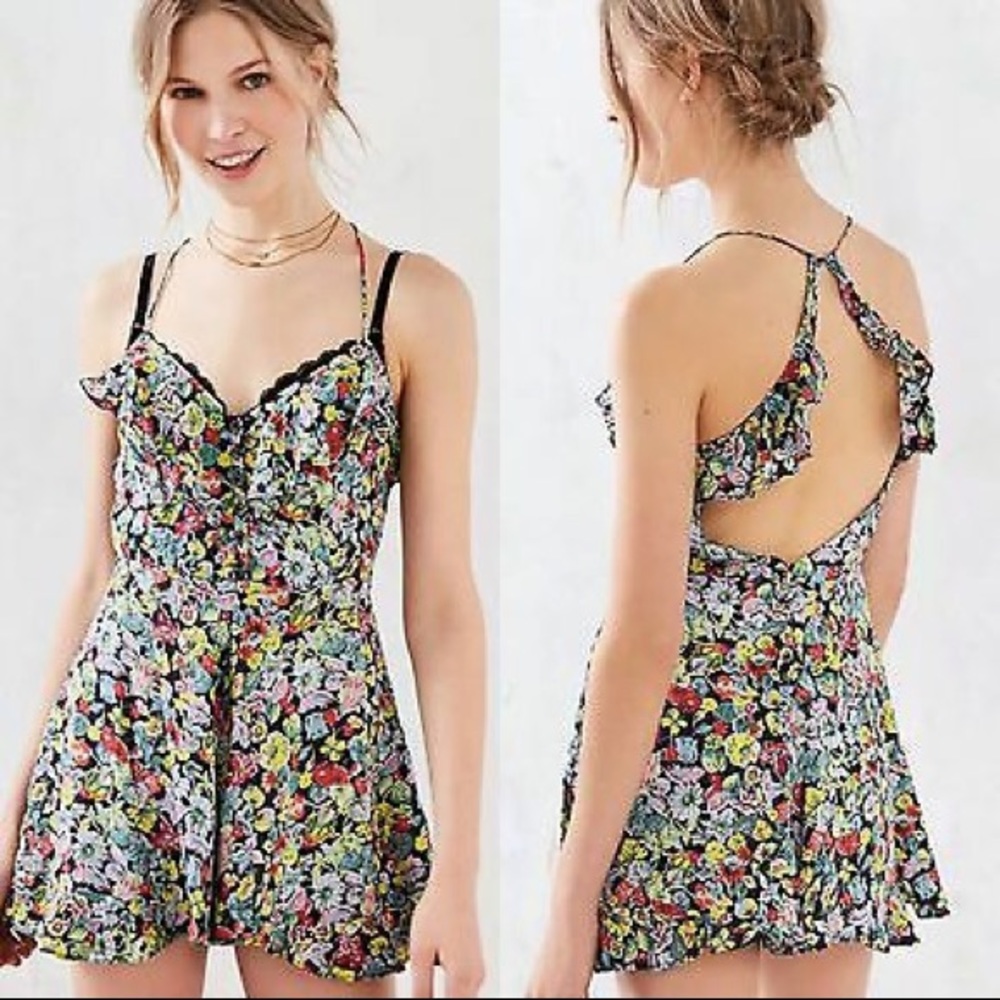 NWOT Kimchi Blue Open Back Floral Romper - Picture 1 of 6